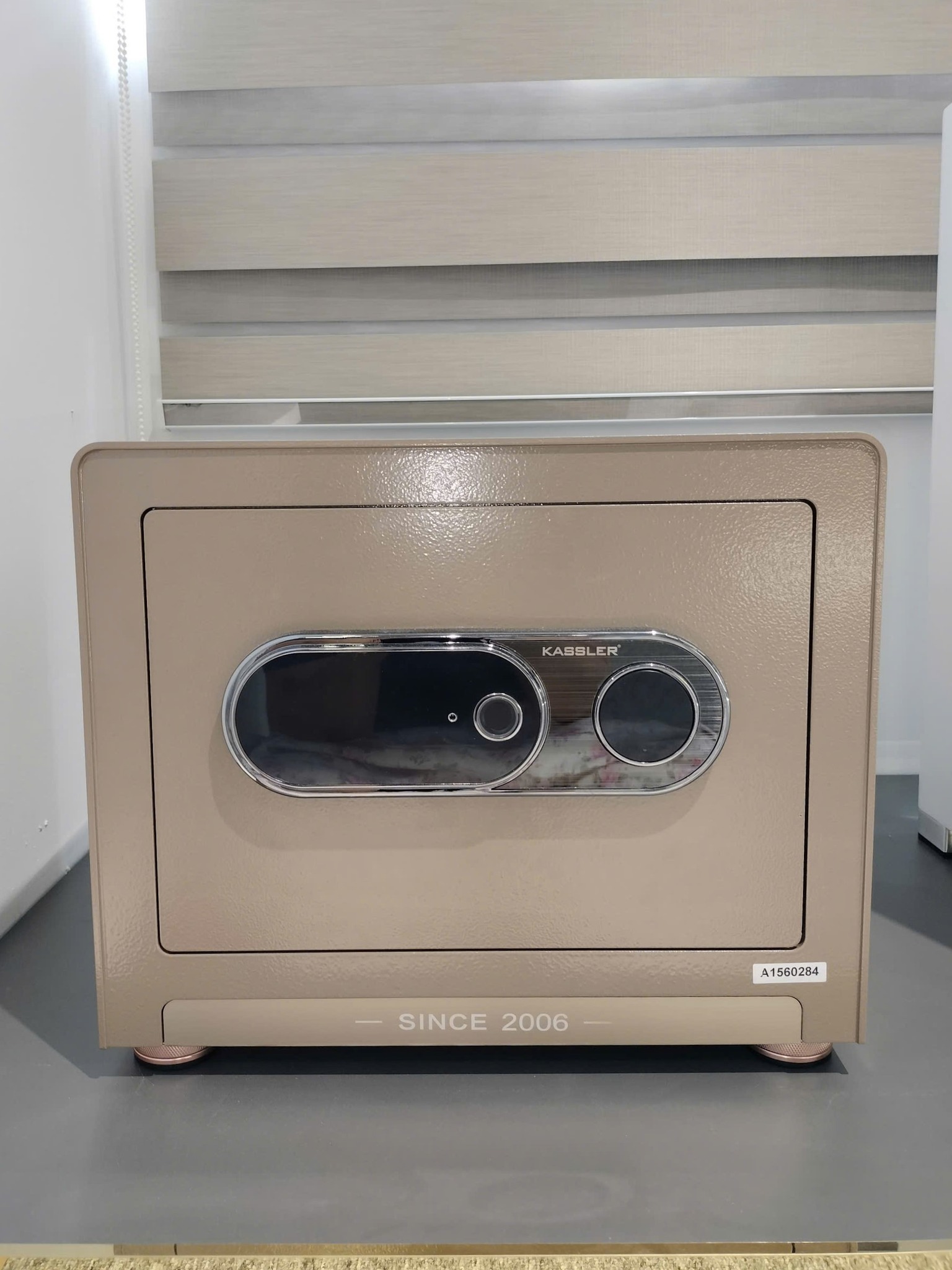 Két sắt thông minh kích thước nhỏ gọn Kassler KL-30S2II